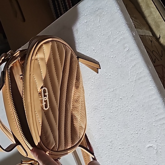 Purse - Picture 2 of 4